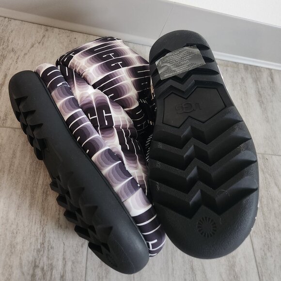 NEW Womens 6 UGG Logo  puffer classic Short maxi wave length boots - Picture 6 of 10